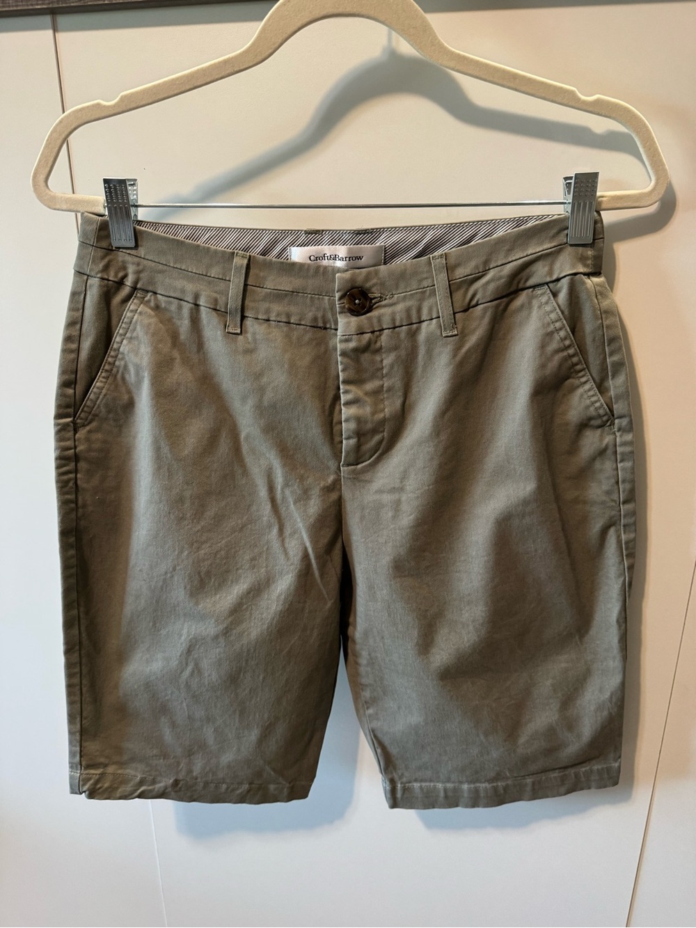 Croft & Barrow Olive Green Women’s Chino Bermuda Shorts Size 6 Stretch